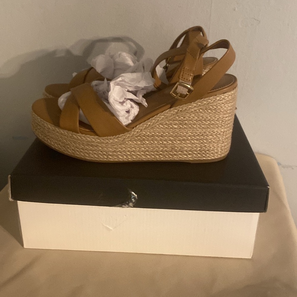 Sandals - Picture 6 of 9